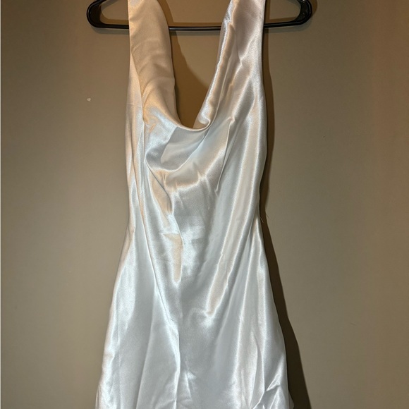 Bridal Dress - Picture 2 of 4